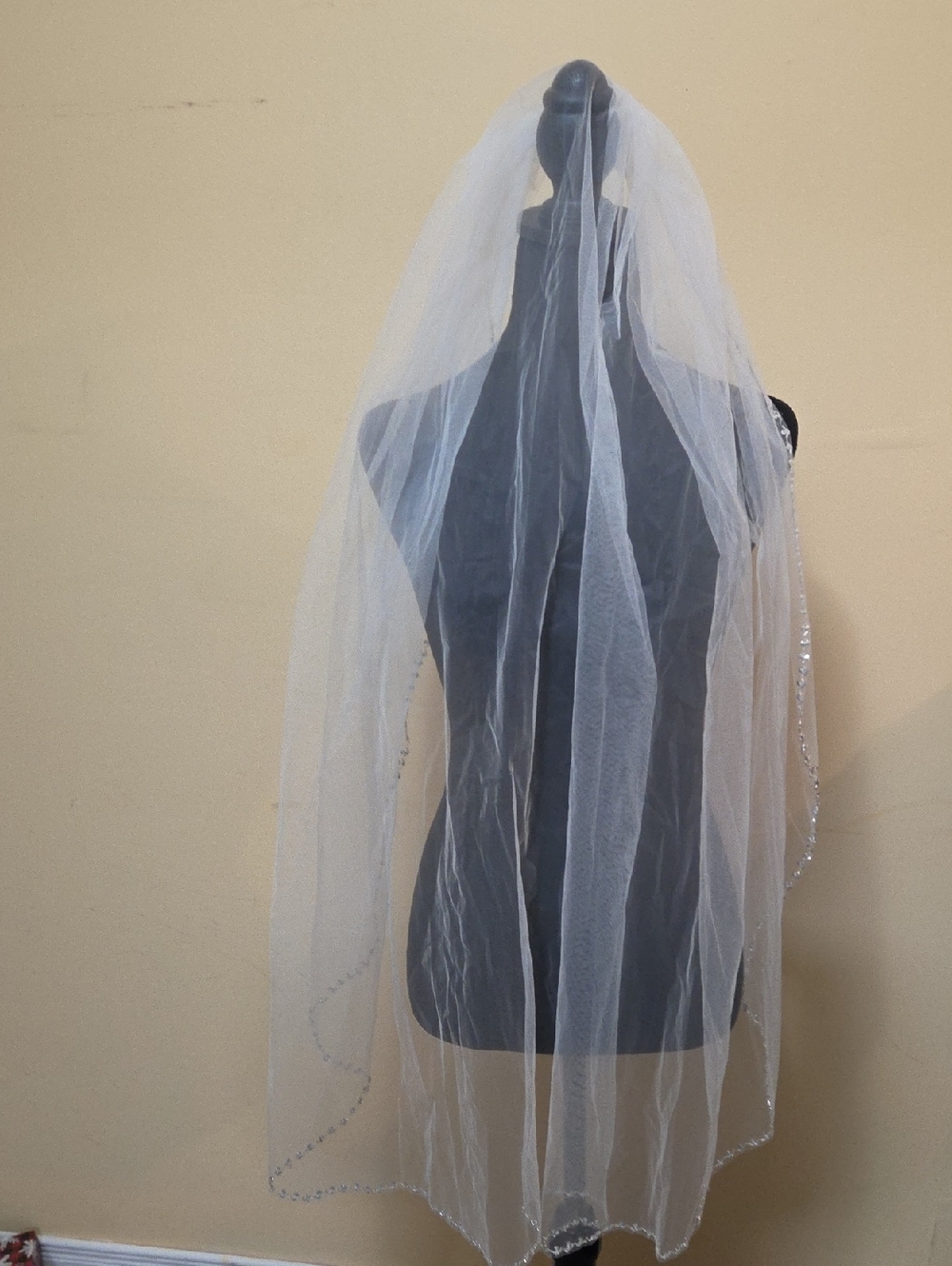 Classic Bridal Veil with Beaded Edge - White